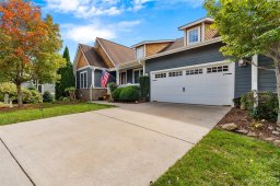 37 Creekside View Drive