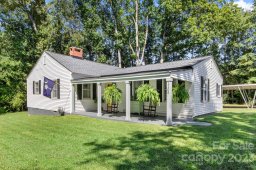 1105 Old Thompson Avenue