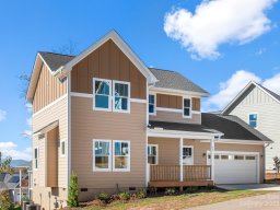 76 Greenwood Fields Drive