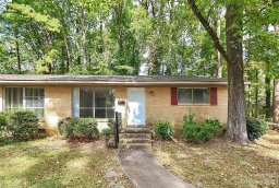 5017 Lakecrest Drive