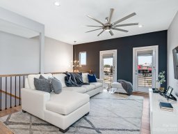 2708 Grand Union Way