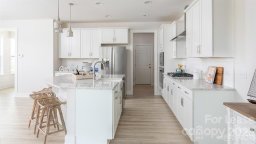 6105 Mariemont Circle