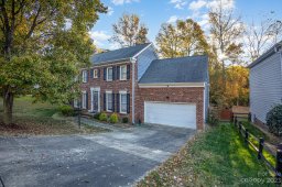 806 Grays Creek Lane