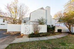 7011 Stonington Lane