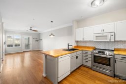 437 Appeldoorn Circle