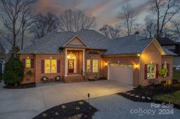 1510 Stoneyridge Drive