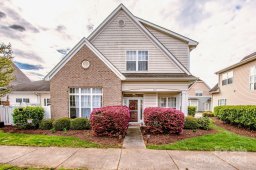 2925 Silverthorn Drive