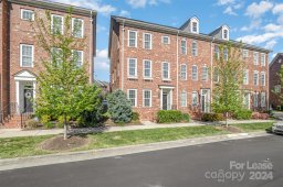 2225 Silver Crescent Drive