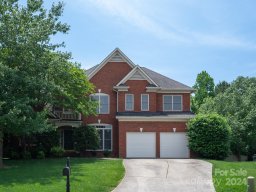 18038 Greyfield Glen