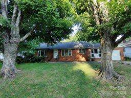 1420 Parkview Circle