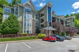 2000 Olde Eastwood Village Boulevard