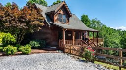 582 Hidden Lake Parkway