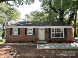 2818 Ravencroft Drive