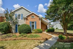 9238 N Vicksburg Park Court