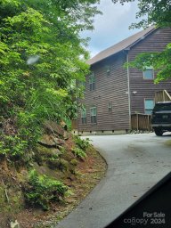 33 Lower Tanglewood Road