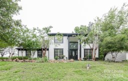 8413 Woodford Bridge Drive