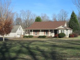 335 Steeple Chase Trail