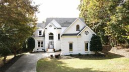 640 Amberly Crossing