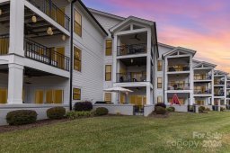 17811 Half Moon Lane