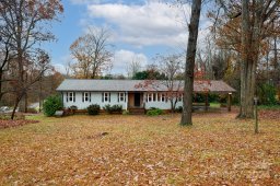 981 Meadowlark Drive