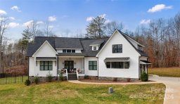 7016 Paddle View Court
