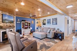 301 Pinnacle Inn Road