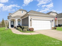 8024 Carolina Lakes Way