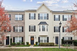 9913 Kings Parade Boulevard