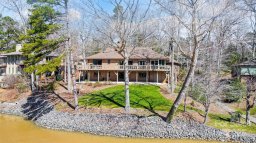 11 Courageous Street