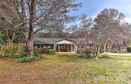 1235 Robinhood Circle