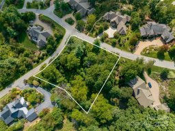 27 Summit Tower Circle