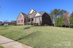 11220 Three Sisters Lane