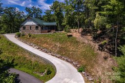 401 Moonbeam Crossing