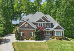 2501 Mt Isle Harbor Drive