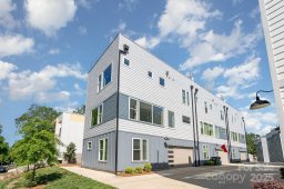 302 Wesley Heights Way