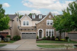 7913 Waverly Walk Avenue