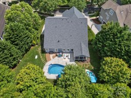 5005 Hedgebrook Lane