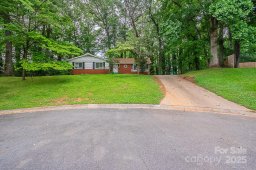 1401 Hillwood Court