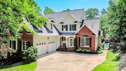 196 Col Hamptons Court