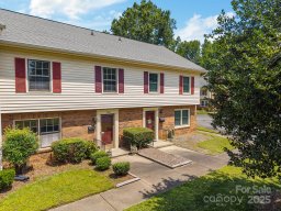 4754 Old Lantern Way