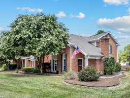 9237 N Vicksburg Park Court