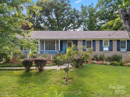 5115 Carriage Drive Circle