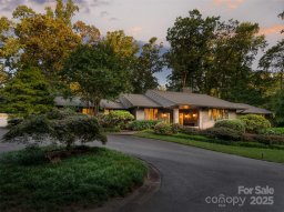 14 Stuyvesant Crescent