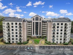 211 Heritage Boulevard