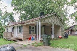 412 W Chestnut Drive