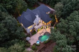 105 Breakwater Court