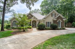 1645 Southpoint Lane