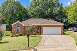 127 Lakewood Circle Drive