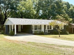 1121 W Edgemont Drive