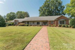 729 Mocksville Avenue